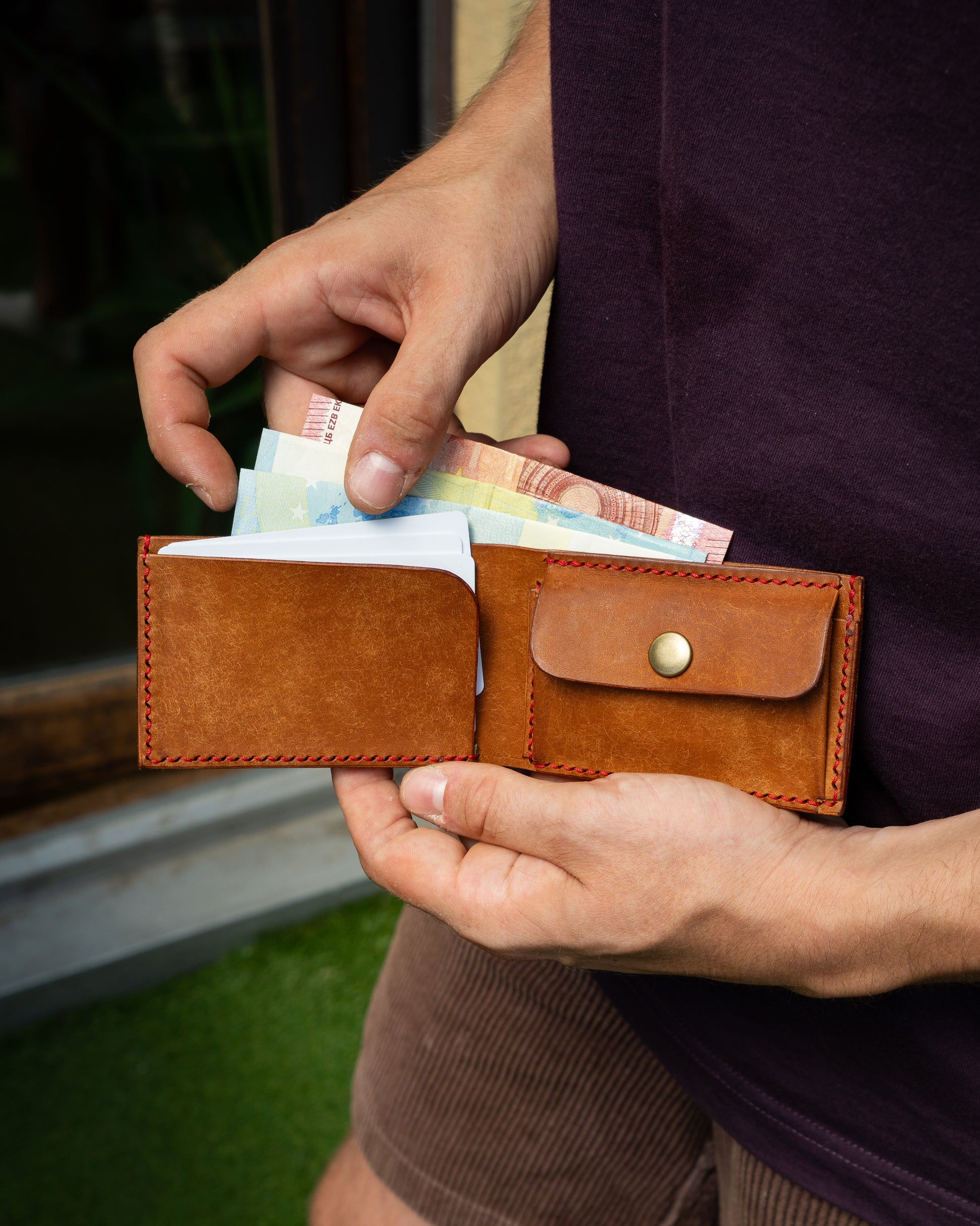 Compact Leather Bifold Wallet Handstitched