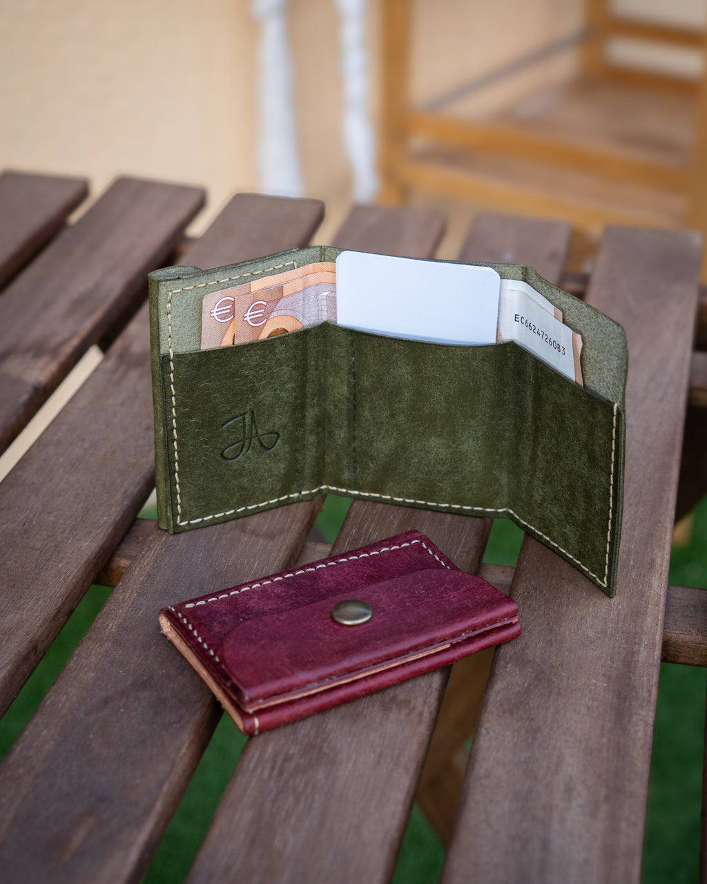 Hangenähter Falt Geldbeutel in kompaktem Format