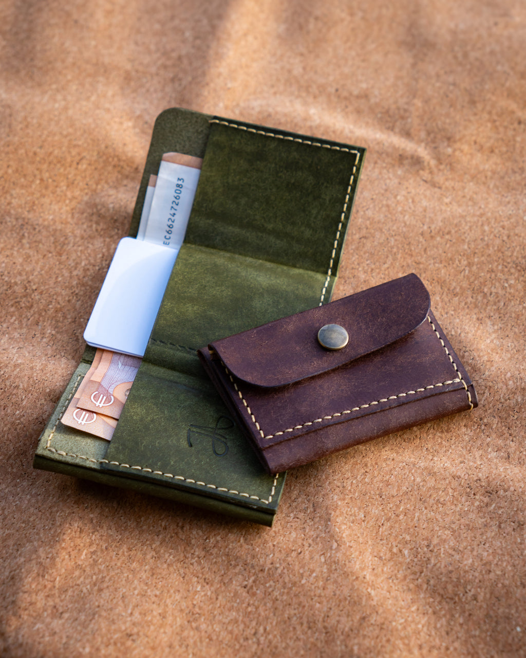 Hangenähter Falt Geldbeutel in kompaktem Format