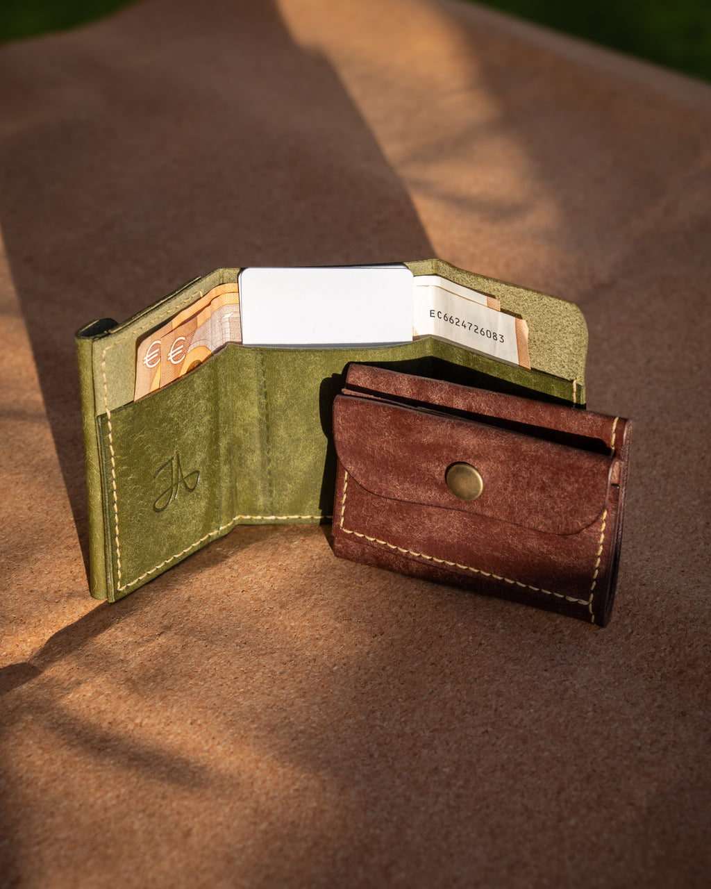 Hangenähter Falt Geldbeutel in kompaktem Format