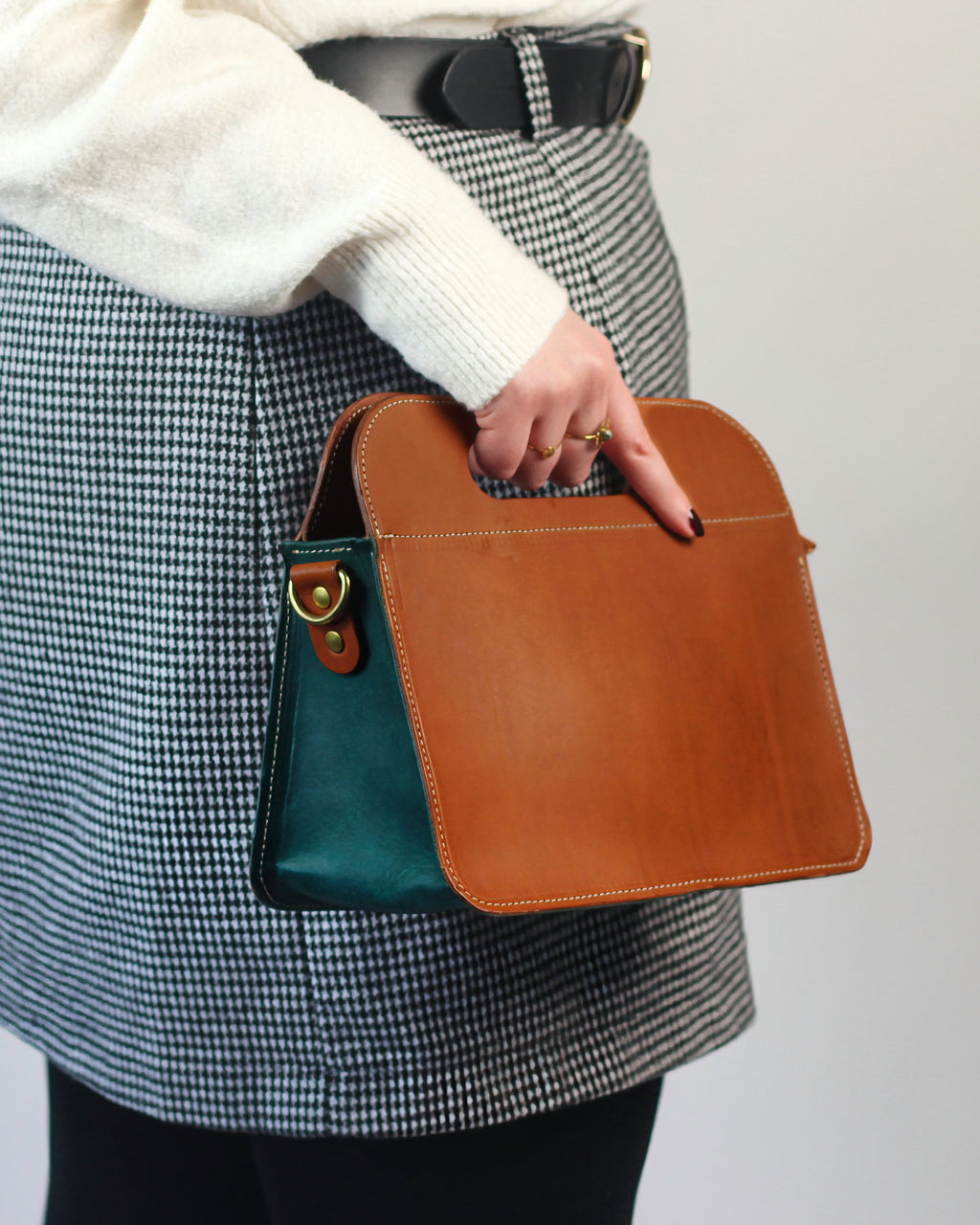 Leather Handbag with Handles and Soft leather Lining