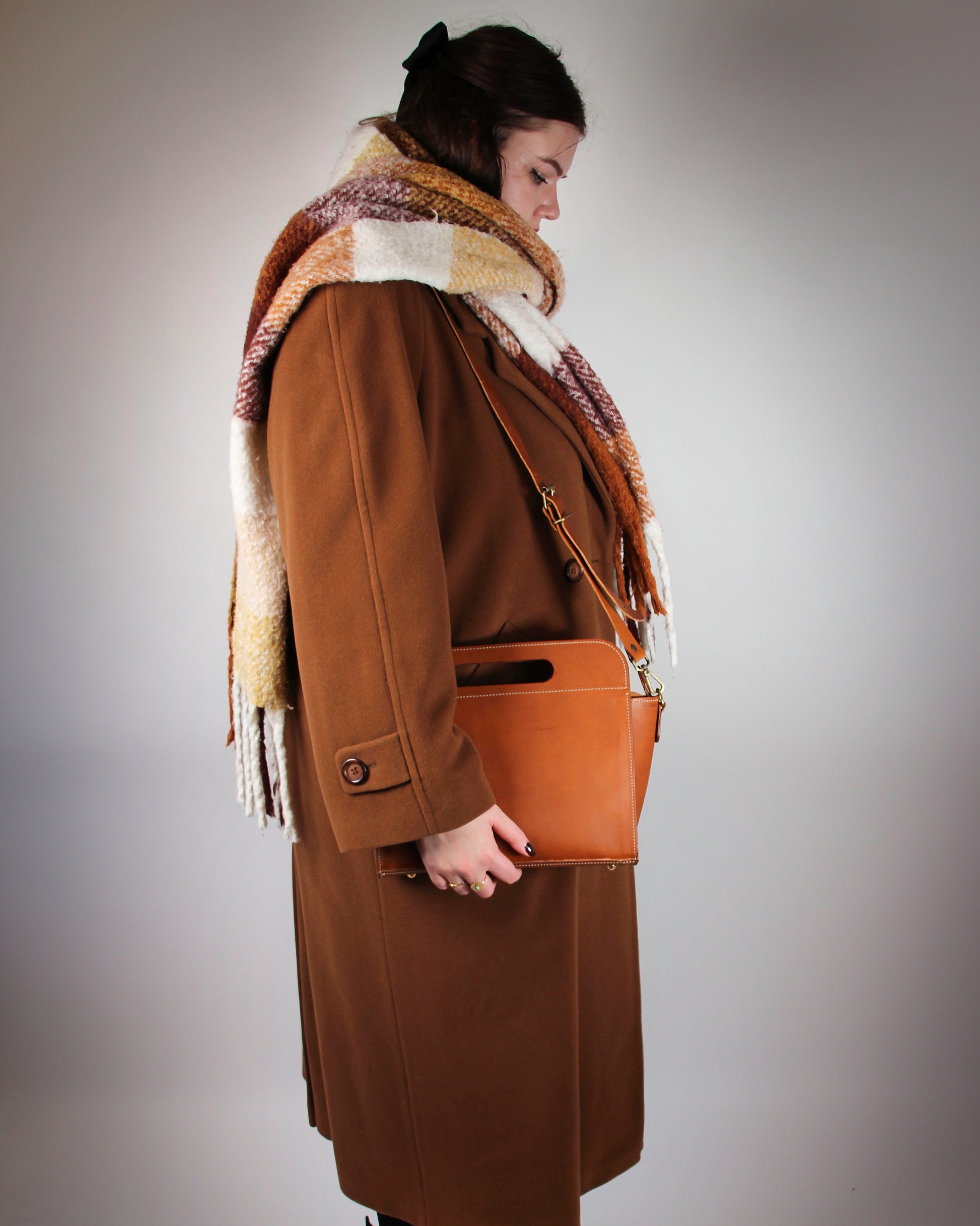 Leather Handbag Pattern with Integrated Handles