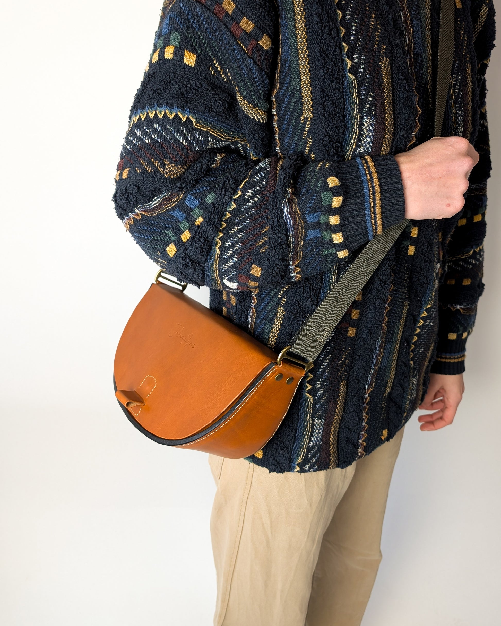 Half-Round Leather Sling Bag Pattern