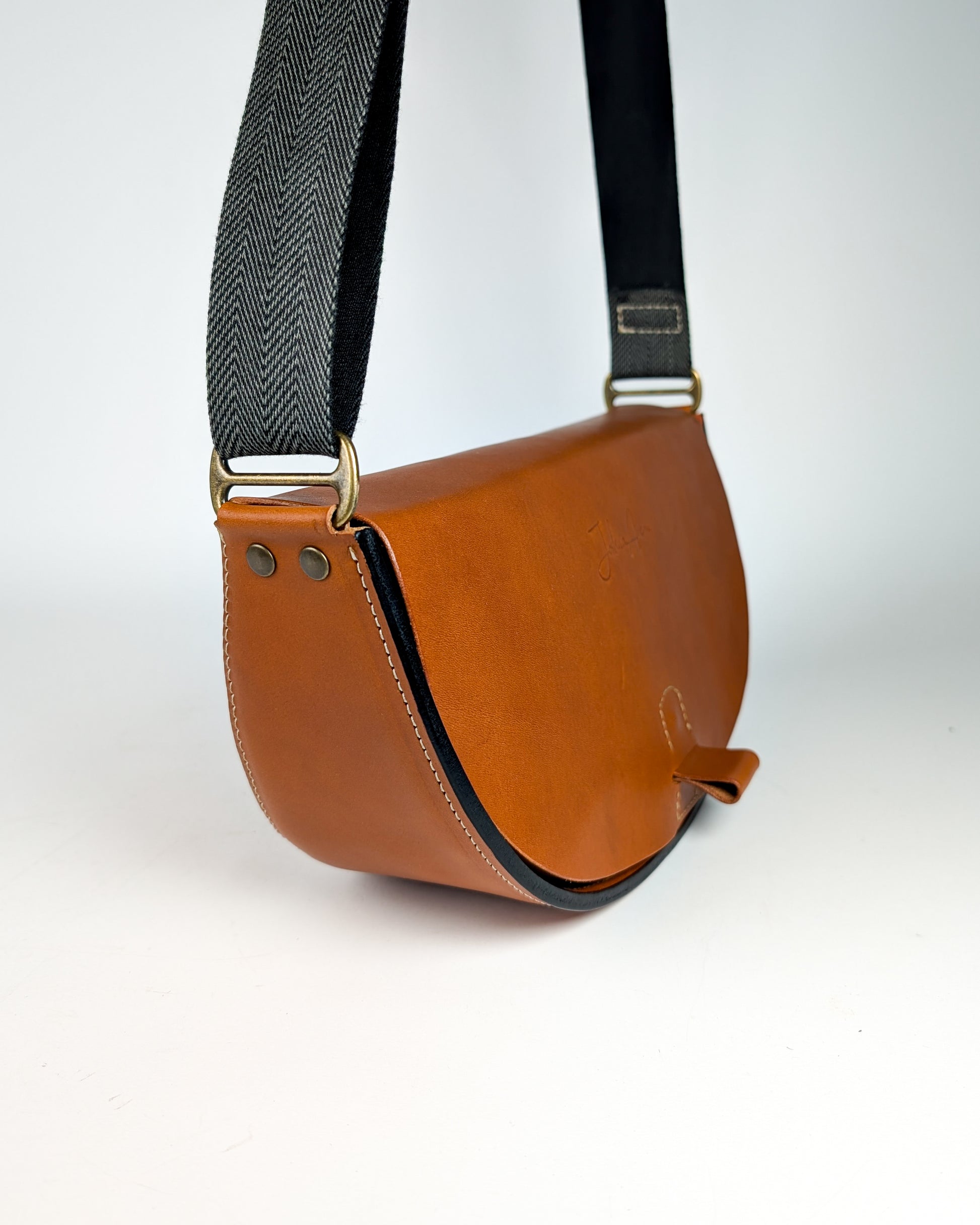 Half-Round Leather Sling Bag Pattern
