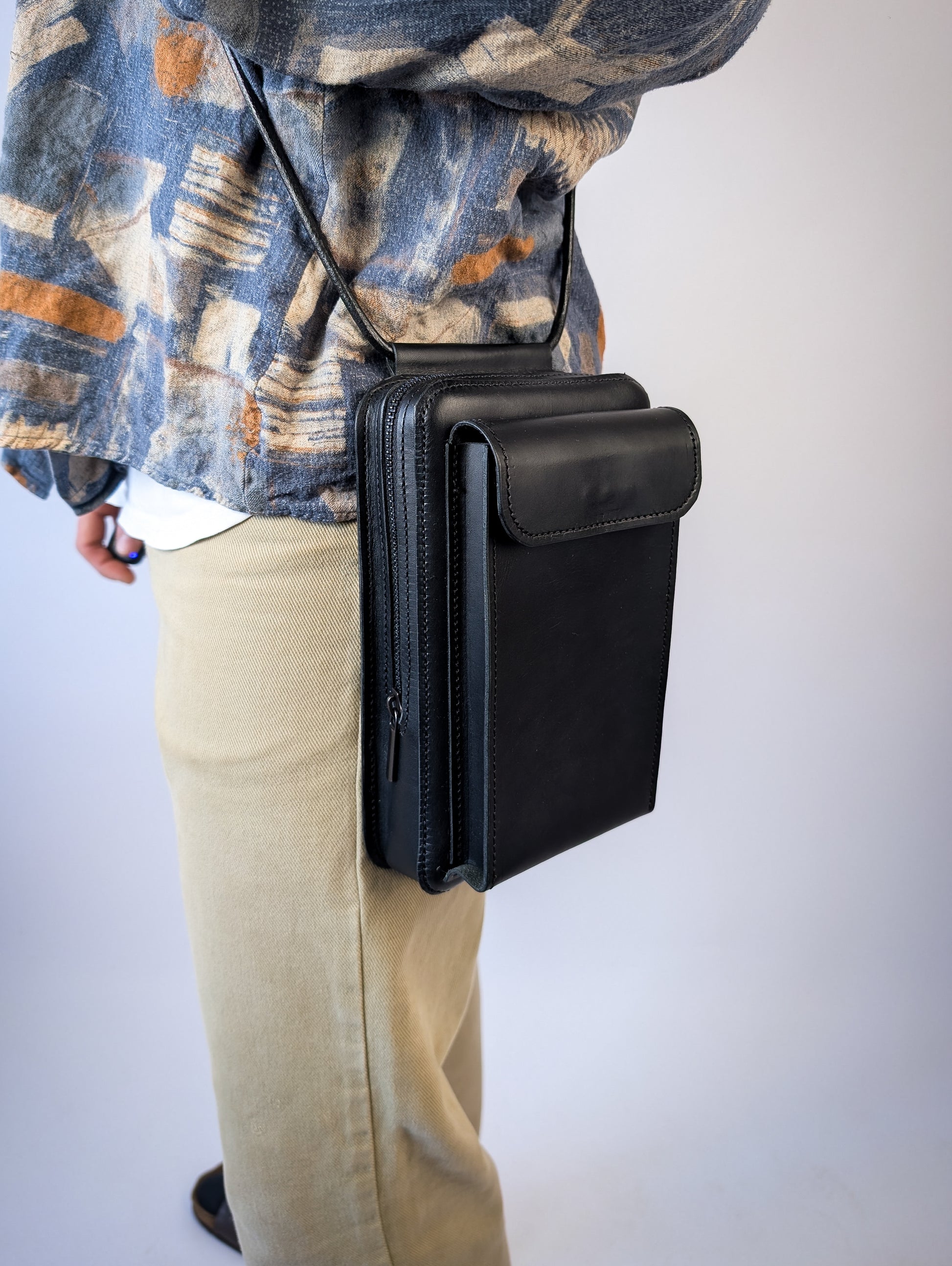 Leather Crossbody and Leg Bag Pattern