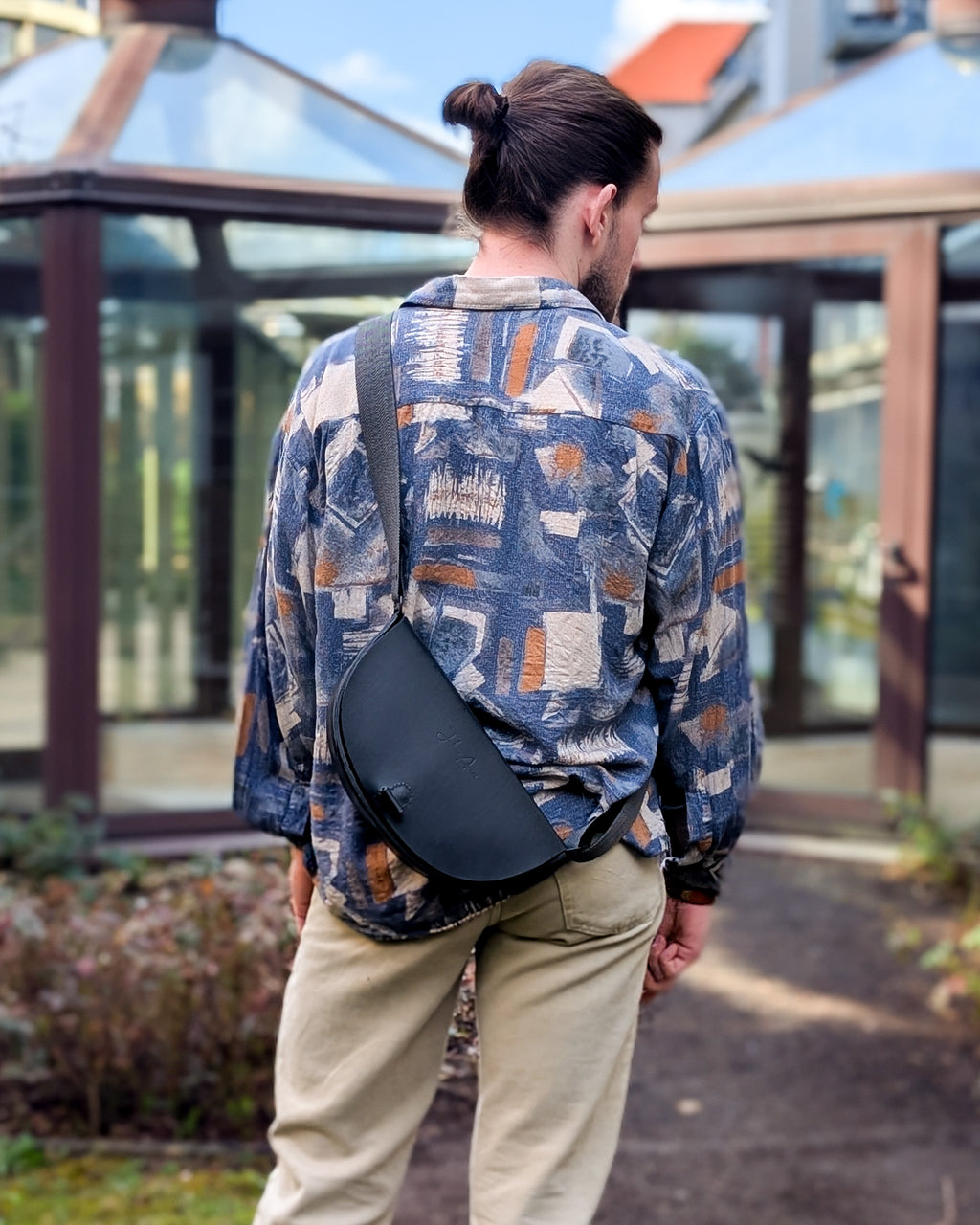 Half-Round Leather Sling Bag Pattern