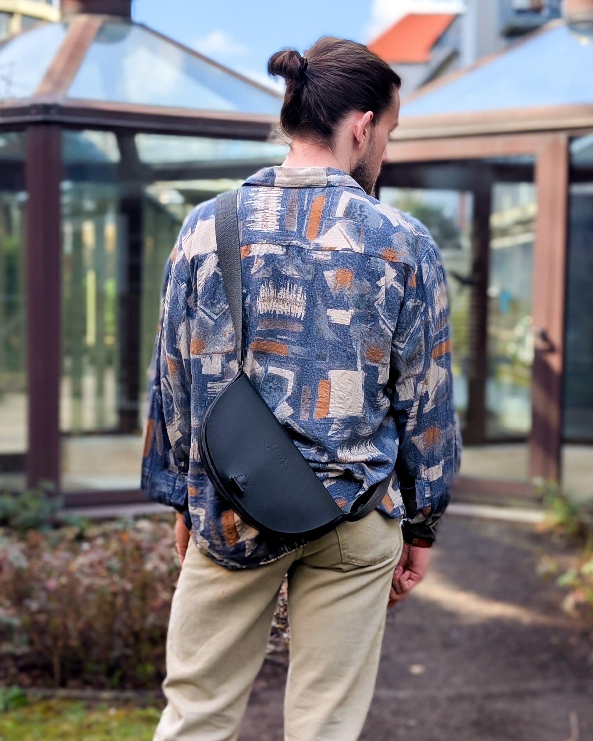 Half-Round Leather Sling Bag Pattern