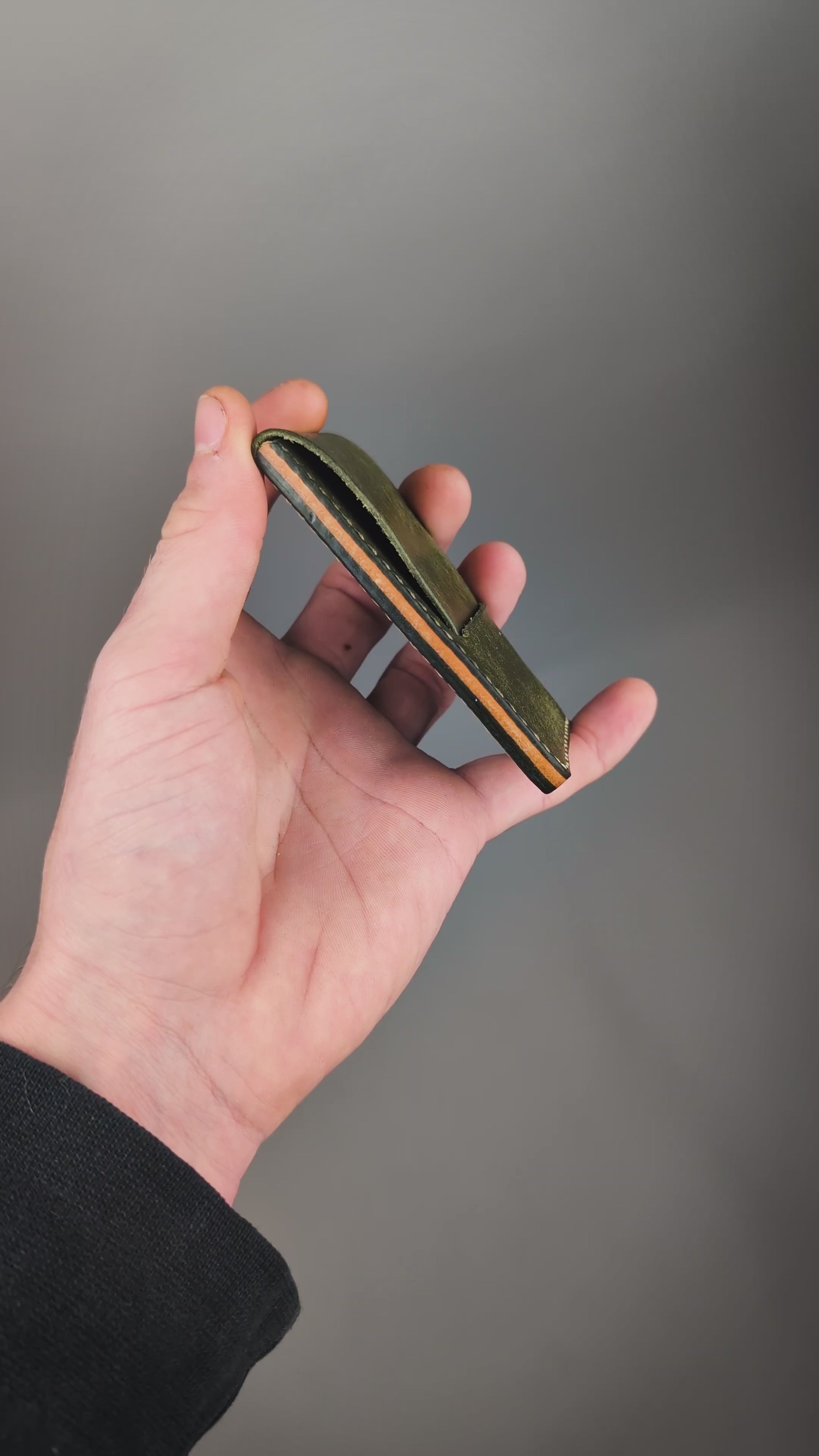 Compact Leather Card Holder Pattern